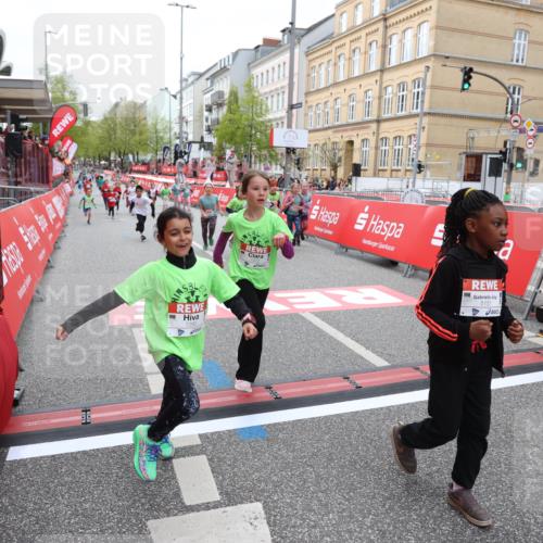25.04.2026 - Das Zehntel Strokosch-Dieckow http://msf.ph/oto/9634006 25.04.2026 11:08:08 Ziel 5151, 5606, 6185, 6277, 7270, 7272, 7285, 7457, 7484, 7511, 7556, 7764 meine-sportfotos.de