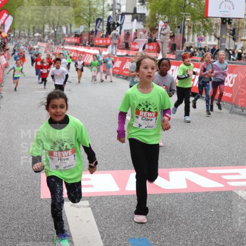 25.04.2026 - Das Zehntel Strokosch-Dieckow http://msf.ph/oto/9634007 25.04.2026 11:08:08 Ziel 5151, 5606, 6185, 6277, 7270, 7272, 7285, 7457, 7484, 7511, 7556, 7764 meine-sportfotos.de