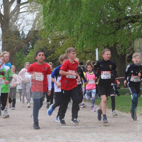 25.04.2026 - Das Zehntel Zöllner http://msf.ph/oto/9656774 25.04.2026 11:42:15 Laufen 10288, 12927 meine-sportfotos.de