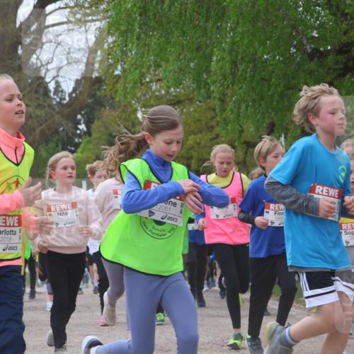 25.04.2026 - Das Zehntel Zöllner http://msf.ph/oto/9656822 25.04.2026 11:42:17 Laufen 12018, 10012, 12051, 10490, 12289 meine-sportfotos.de