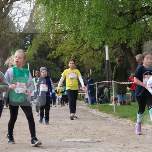 25.04.2026 - Das Zehntel Zöllner http://msf.ph/oto/9657031 25.04.2026 07:47:36 Laufen 771, 08510, 1973, 3681 meine-sportfotos.de