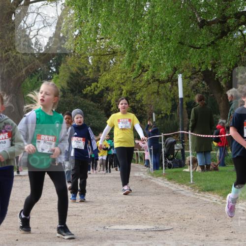 25.04.2026 - Das Zehntel Zöllner http://msf.ph/oto/9657034 25.04.2026 07:47:36 Laufen 3771, 3781, 1973, 3681 meine-sportfotos.de