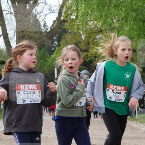 25.04.2026 - Das Zehntel Zöllner http://msf.ph/oto/9657052 25.04.2026 07:47:37 Laufen 1952, 3771, 1973, 378 meine-sportfotos.de