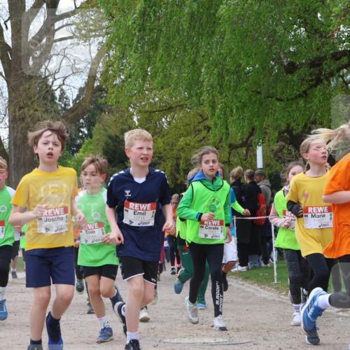 25.04.2026 - Das Zehntel Zöllner http://msf.ph/oto/9657068 25.04.2026 11:42:25 Laufen 12175, 10715, 11971, 11827, 12137, 10716, 12160, 12464, 11 meine-sportfotos.de