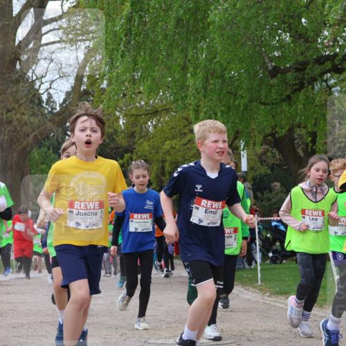 25.04.2026 - Das Zehntel Zöllner http://msf.ph/oto/9657086 25.04.2026 11:42:25 Laufen 10716, 10476, 10715, 971, 12175, 11982, 12605, 11827 meine-sportfotos.de