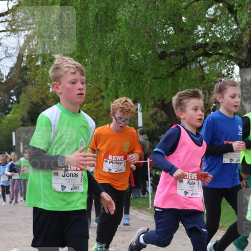 25.04.2026 - Das Zehntel Zöllner http://msf.ph/oto/9657152 25.04.2026 11:42:27 Laufen 12137, 12409, 10476, 5 meine-sportfotos.de