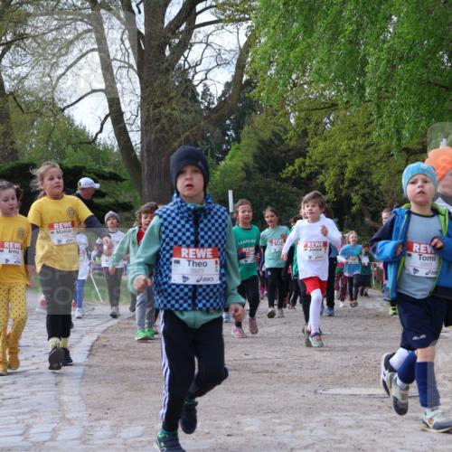 25.04.2026 - Das Zehntel Zöllner http://msf.ph/oto/9657304 25.04.2026 07:47:48 Laufen 3923, 444444, 3865 meine-sportfotos.de