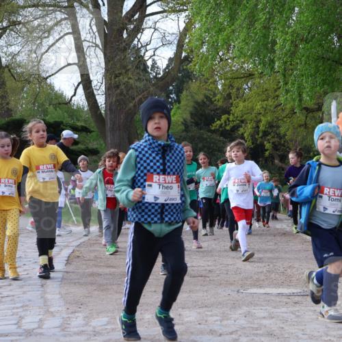 25.04.2026 - Das Zehntel Zöllner http://msf.ph/oto/9657307 25.04.2026 07:47:48 Laufen 3923, 3865 meine-sportfotos.de