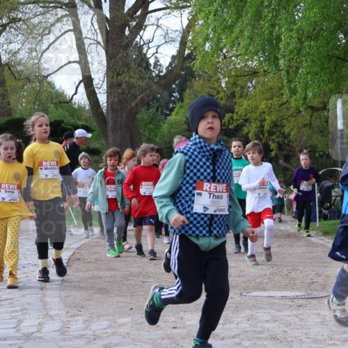 25.04.2026 - Das Zehntel Zöllner http://msf.ph/oto/9657313 25.04.2026 07:47:48 Laufen 3923, 3865, 1000 meine-sportfotos.de