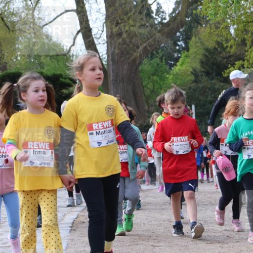 25.04.2026 - Das Zehntel Zöllner http://msf.ph/oto/9657358 25.04.2026 07:47:49 Laufen 3753, 1939, 1949, 191, 2206, 2431, 2427 meine-sportfotos.de