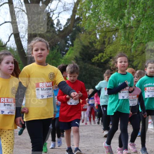 25.04.2026 - Das Zehntel Zöllner http://msf.ph/oto/9657385 25.04.2026 07:47:50 Laufen 1934, 1939, 1949, 2431, 3740 meine-sportfotos.de