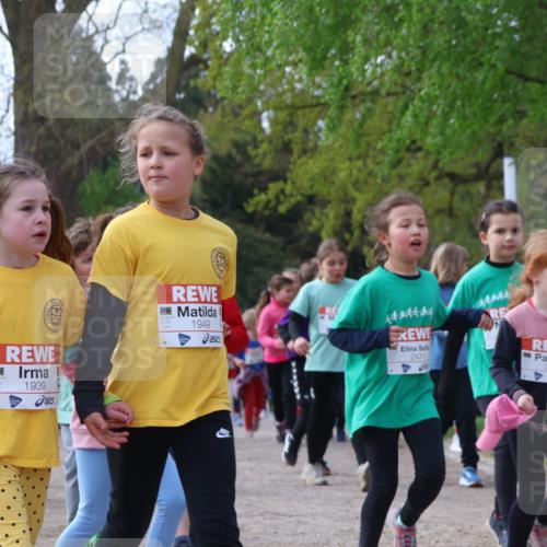 25.04.2026 - Das Zehntel Zöllner http://msf.ph/oto/9657397 25.04.2026 07:47:51 Laufen 1939, 1949, 2431, 3740 meine-sportfotos.de