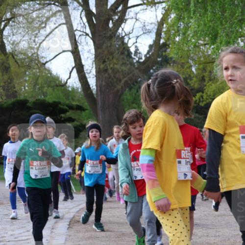 25.04.2026 - Das Zehntel Zöllner http://msf.ph/oto/9657415 25.04.2026 07:47:51 Laufen 1984, 219, 1949 meine-sportfotos.de