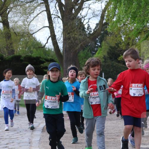 25.04.2026 - Das Zehntel Zöllner http://msf.ph/oto/9657445 25.04.2026 07:47:52 Laufen 3478, 1934, 2191, 2206 meine-sportfotos.de