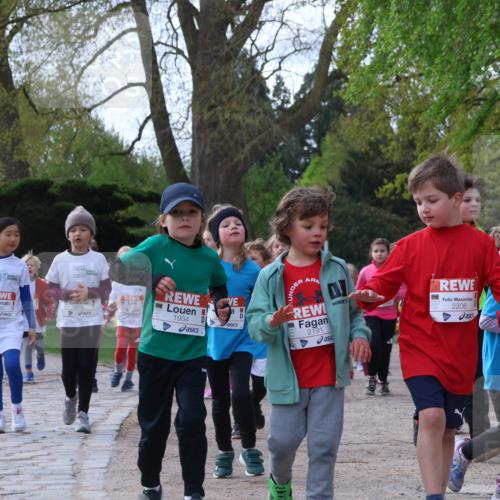 25.04.2026 - Das Zehntel Zöllner http://msf.ph/oto/9657451 25.04.2026 07:47:52 Laufen 3478, 1934, 2191, 2206 meine-sportfotos.de
