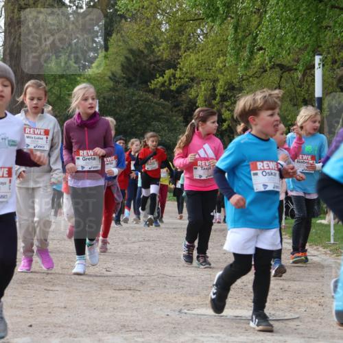 25.04.2026 - Das Zehntel Zöllner http://msf.ph/oto/9657496 25.04.2026 07:47:55 Laufen 3447, 3478, 3934, 3779, 3727 meine-sportfotos.de