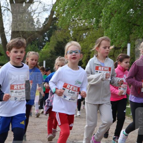 25.04.2026 - Das Zehntel Zöllner http://msf.ph/oto/9657565 25.04.2026 07:47:57 Laufen 3441, 3447, 935, 3867 meine-sportfotos.de