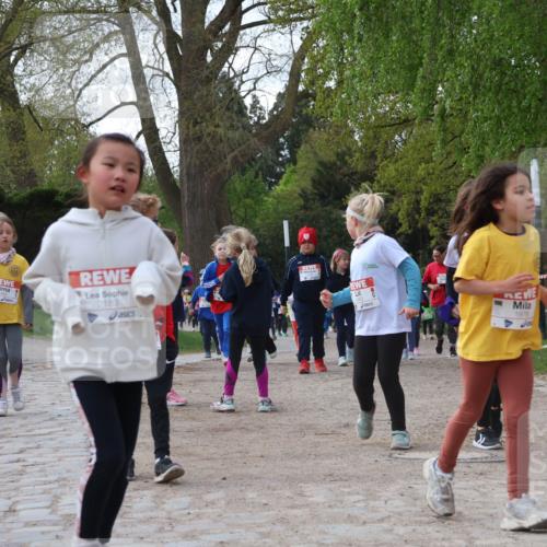 25.04.2026 - Das Zehntel Zöllner http://msf.ph/oto/9657877 25.04.2026 07:48:12 Laufen 2183, 1976 meine-sportfotos.de