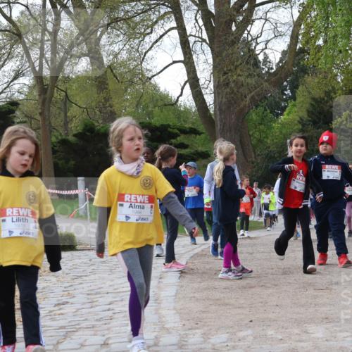 25.04.2026 - Das Zehntel Zöllner http://msf.ph/oto/9657961 25.04.2026 07:48:15 Laufen 1978, 1984 meine-sportfotos.de