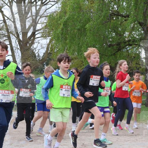 25.04.2026 - Das Zehntel Zöllner http://msf.ph/oto/9658109 25.04.2026 11:42:56 Laufen 1949, 12006, 10143, 11990, 10356 meine-sportfotos.de