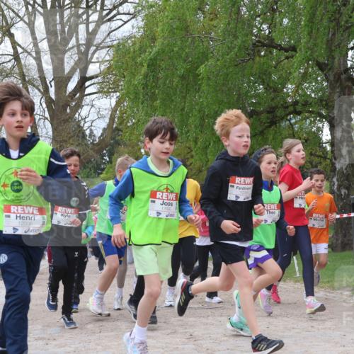 25.04.2026 - Das Zehntel Zöllner http://msf.ph/oto/9658112 25.04.2026 11:42:56 Laufen 1949, 11990, 12006 meine-sportfotos.de