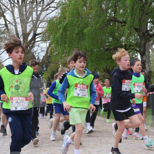 25.04.2026 - Das Zehntel Zöllner http://msf.ph/oto/9658118 25.04.2026 11:42:56 Laufen 10, 1949, 12006, 11990 meine-sportfotos.de