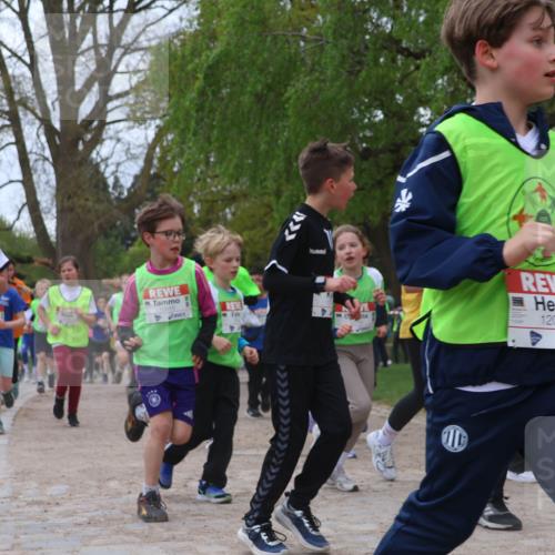 25.04.2026 - Das Zehntel Zöllner http://msf.ph/oto/9658139 25.04.2026 11:42:57 Laufen 10, 10026, 10815, 12006 meine-sportfotos.de