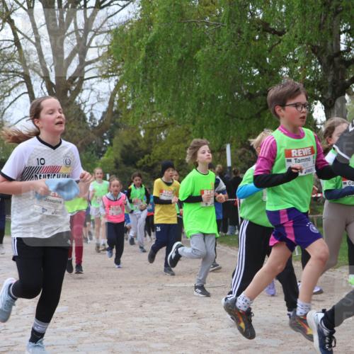 25.04.2026 - Das Zehntel Zöllner http://msf.ph/oto/9658160 25.04.2026 11:42:58 Laufen 10, 10026, 26, 0815, 2 meine-sportfotos.de