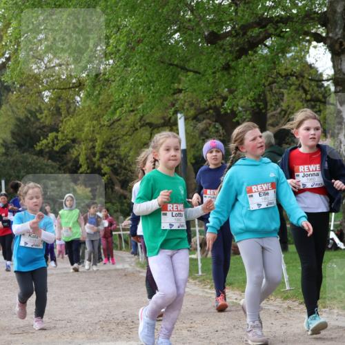 25.04.2026 - Das Zehntel Zöllner http://msf.ph/oto/9658309 25.04.2026 07:48:31 Laufen 3726, 3724, 1980, 1982, 1960 meine-sportfotos.de