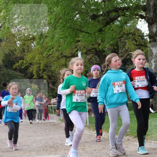 25.04.2026 - Das Zehntel Zöllner http://msf.ph/oto/9658312 25.04.2026 07:48:31 Laufen 3726, 1982, 1960, 1980 meine-sportfotos.de