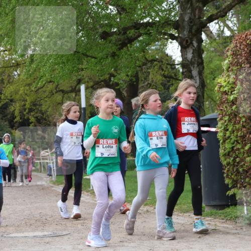 25.04.2026 - Das Zehntel Zöllner http://msf.ph/oto/9658318 25.04.2026 07:48:31 Laufen 1980, 1982, 1960 meine-sportfotos.de