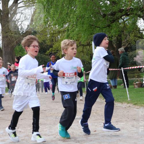25.04.2026 - Das Zehntel Zöllner http://msf.ph/oto/9658384 25.04.2026 07:48:34 Laufen 3451, 3446 meine-sportfotos.de