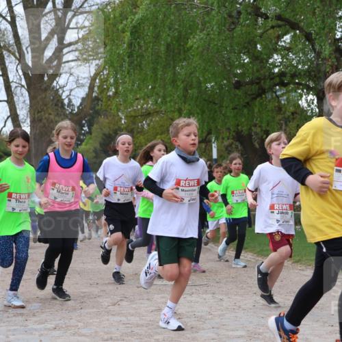 25.04.2026 - Das Zehntel Zöllner http://msf.ph/oto/9658397 25.04.2026 11:43:04 Laufen 12773, 12739, 11458, 11, 11474, 11783, 105 meine-sportfotos.de