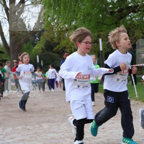 25.04.2026 - Das Zehntel Zöllner http://msf.ph/oto/9658399 25.04.2026 07:48:35 Laufen 3451, 3446 meine-sportfotos.de