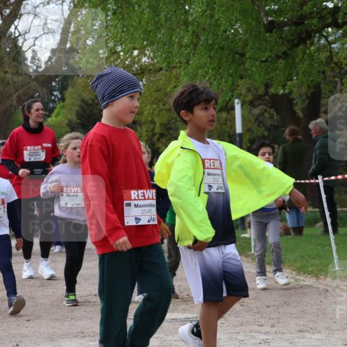 25.04.2026 - Das Zehntel Zöllner http://msf.ph/oto/9658495 25.04.2026 07:48:38 Laufen 230, 3437, 3953, 2545, 2530 meine-sportfotos.de