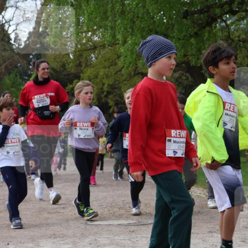 25.04.2026 - Das Zehntel Zöllner http://msf.ph/oto/9658513 25.04.2026 07:48:39 Laufen 231, 3437, 3953, 2545, 2530 meine-sportfotos.de