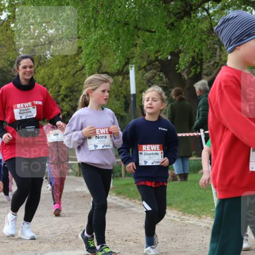 25.04.2026 - Das Zehntel Zöllner http://msf.ph/oto/9658519 25.04.2026 07:48:39 Laufen 3437, 3953, 3877 meine-sportfotos.de