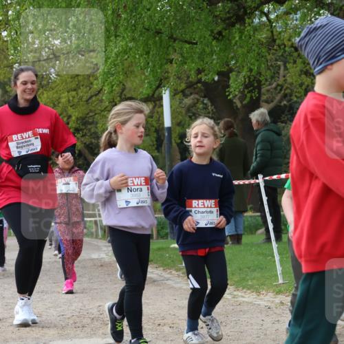 25.04.2026 - Das Zehntel Zöllner http://msf.ph/oto/9658522 25.04.2026 07:48:40 Laufen 3437, 3953, 3877 meine-sportfotos.de