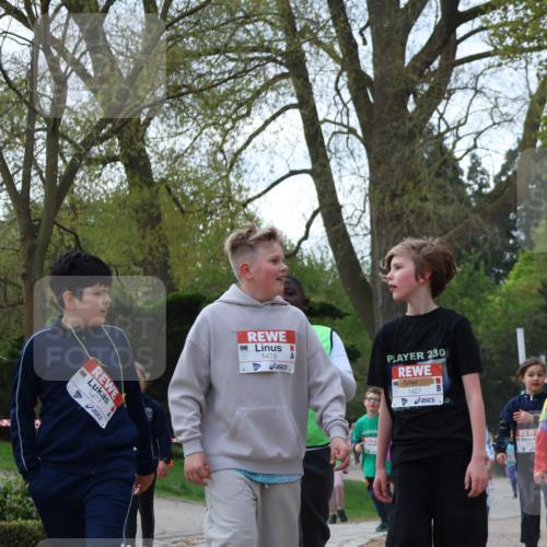 25.04.2026 - Das Zehntel Zöllner http://msf.ph/oto/9658660 25.04.2026 07:48:46 Laufen 1477, 1476, 230, 1427, 1360 meine-sportfotos.de