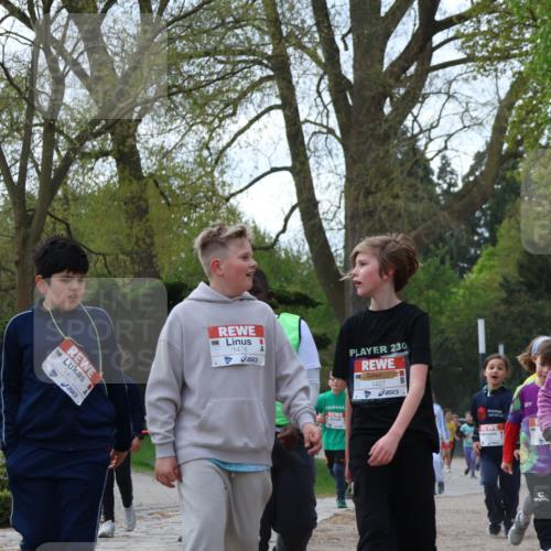 25.04.2026 - Das Zehntel Zöllner http://msf.ph/oto/9658669 25.04.2026 07:48:46 Laufen 1476, 230, 1427, 3460 meine-sportfotos.de