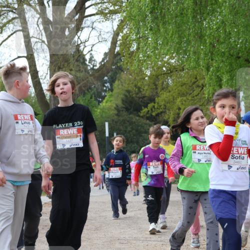 25.04.2026 - Das Zehntel Zöllner http://msf.ph/oto/9658687 25.04.2026 07:48:47 Laufen 1476, 230, 1427, 1921, 1360, 3460 meine-sportfotos.de