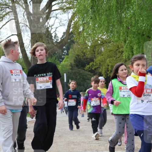 25.04.2026 - Das Zehntel Zöllner http://msf.ph/oto/9658690 25.04.2026 07:48:47 Laufen 1476, 230, 1427, 1360, 3460 meine-sportfotos.de