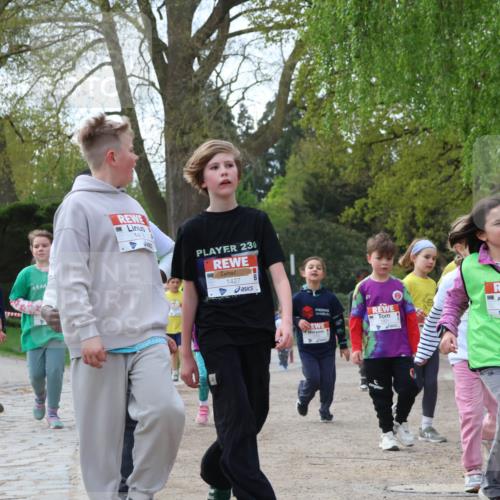 25.04.2026 - Das Zehntel Zöllner http://msf.ph/oto/9658693 25.04.2026 07:48:47 Laufen 1477, 1478, 230, 1427, 1360, 3460 meine-sportfotos.de