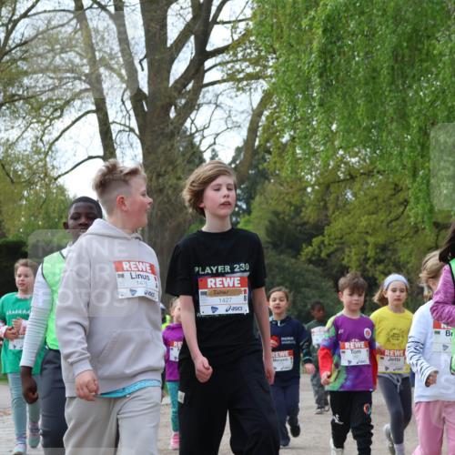 25.04.2026 - Das Zehntel Zöllner http://msf.ph/oto/9658699 25.04.2026 07:48:47 Laufen 1477, 1476, 230, 1427, 360 meine-sportfotos.de