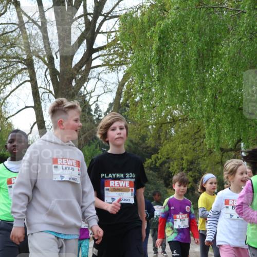 25.04.2026 - Das Zehntel Zöllner http://msf.ph/oto/9658702 25.04.2026 07:48:48 Laufen 1477, 444, 1476, 230, 1427, 136 meine-sportfotos.de