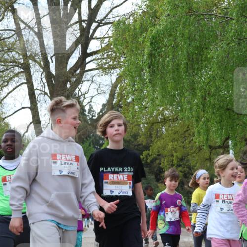 25.04.2026 - Das Zehntel Zöllner http://msf.ph/oto/9658705 25.04.2026 07:48:48 Laufen 1477, 1476, 230, 1427, 1500 meine-sportfotos.de