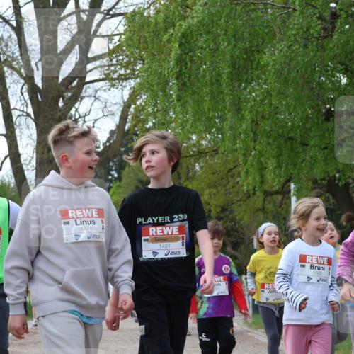 25.04.2026 - Das Zehntel Zöllner http://msf.ph/oto/9658711 25.04.2026 07:48:48 Laufen 1391, 1476, 230, 1427, 1500, 1360 meine-sportfotos.de