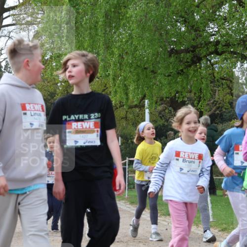 25.04.2026 - Das Zehntel Zöllner http://msf.ph/oto/9658720 25.04.2026 07:48:48 Laufen 141, 230, 1427, 1500 meine-sportfotos.de