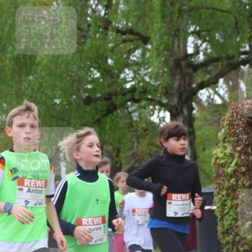 25.04.2026 - Das Zehntel Zöllner http://msf.ph/oto/9658826 25.04.2026 11:43:16 Laufen 12125, 10811, 0731, 10469, 250, 12208 meine-sportfotos.de