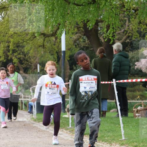 25.04.2026 - Das Zehntel Zöllner http://msf.ph/oto/9658858 25.04.2026 07:48:55 Laufen 3732, 3735, 2535 meine-sportfotos.de